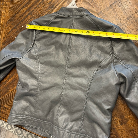 Leather Jacket - Picture 6 of 6